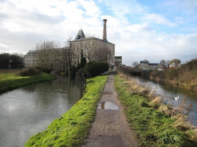 Foto „Cainscross“ von David Stowell (CC BY-SA)/zugeschnittenes Original