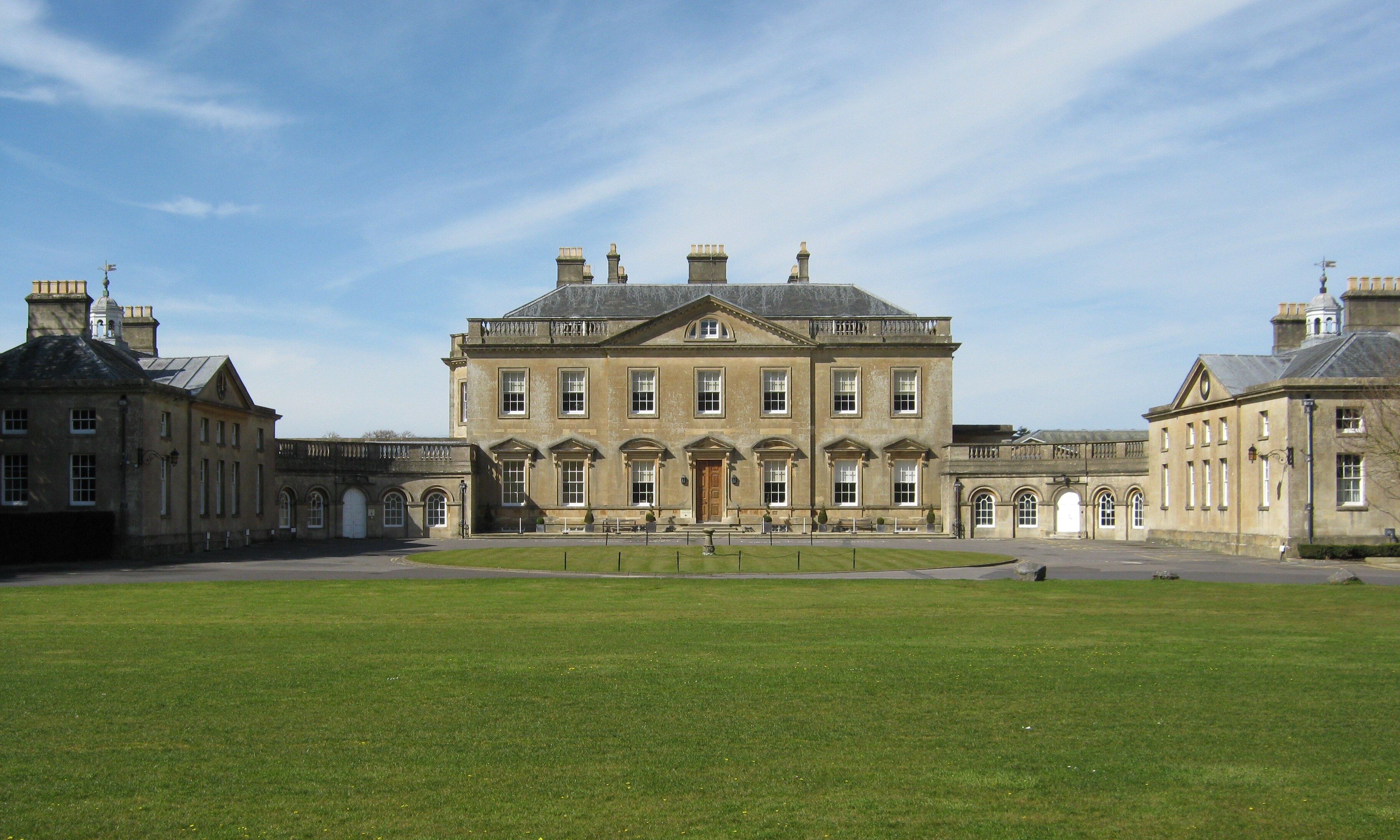 "Newton St. Loe"-foto av Robert Powell (CC BY-SA) / Urklipp från original