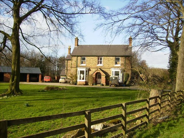 Foto „Wildon Grange“ von Phil Catterall (CC BY-SA)/zugeschnittenes Original