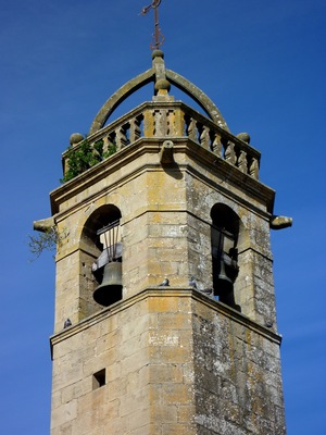 Esglèsia parroquial de Santa Maria de Su, al municipi de Riner: campanar