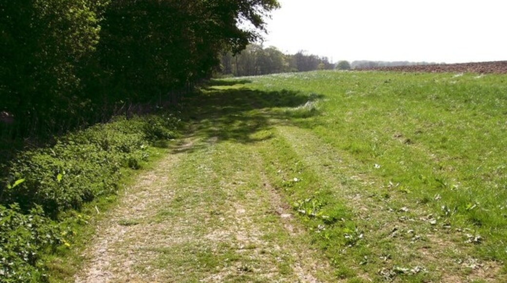 Photo "Hawerby cum Beesby" by John Beal (CC BY-SA) / Cropped from original