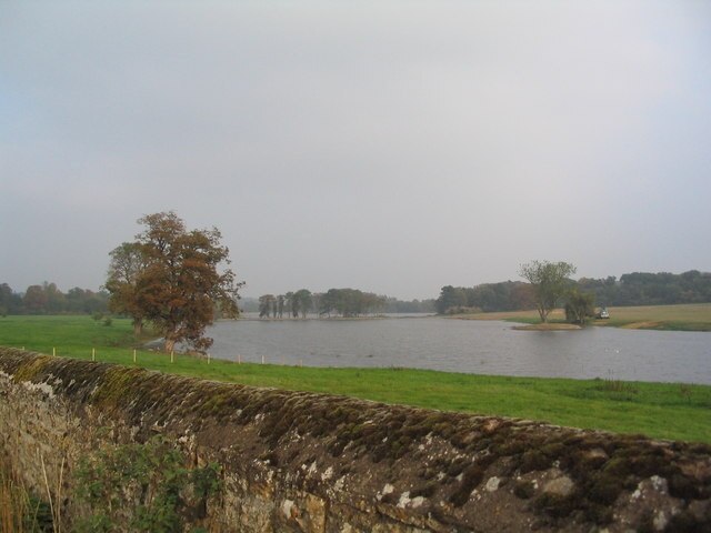 Foto “Blatherwycke” tomada por Tim Heaton (CC BY-SA); recorte de la original