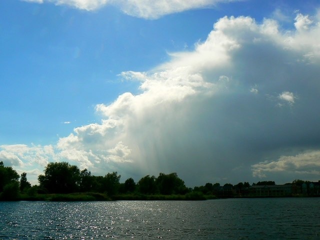 Photo "Latton" by Brian Robert Marshall (CC BY-SA) / Cropped from original