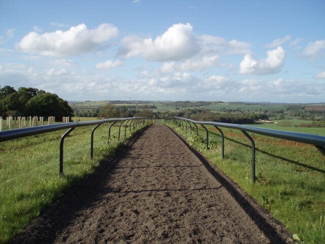 "Chipping Warden and Edgcote"-foto av Duncan Lilly (CC BY-SA) / Urklipp från original