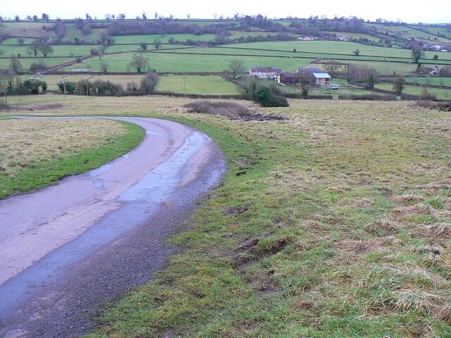 Photo "Hinton Blewett" by Brian Robert Marshall (CC BY-SA) / Cropped from original