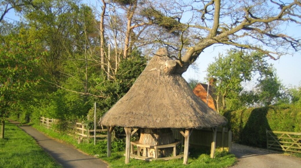 "East Claydon"-foto av Andy Gryce (CC BY-SA) / Urklipp från original