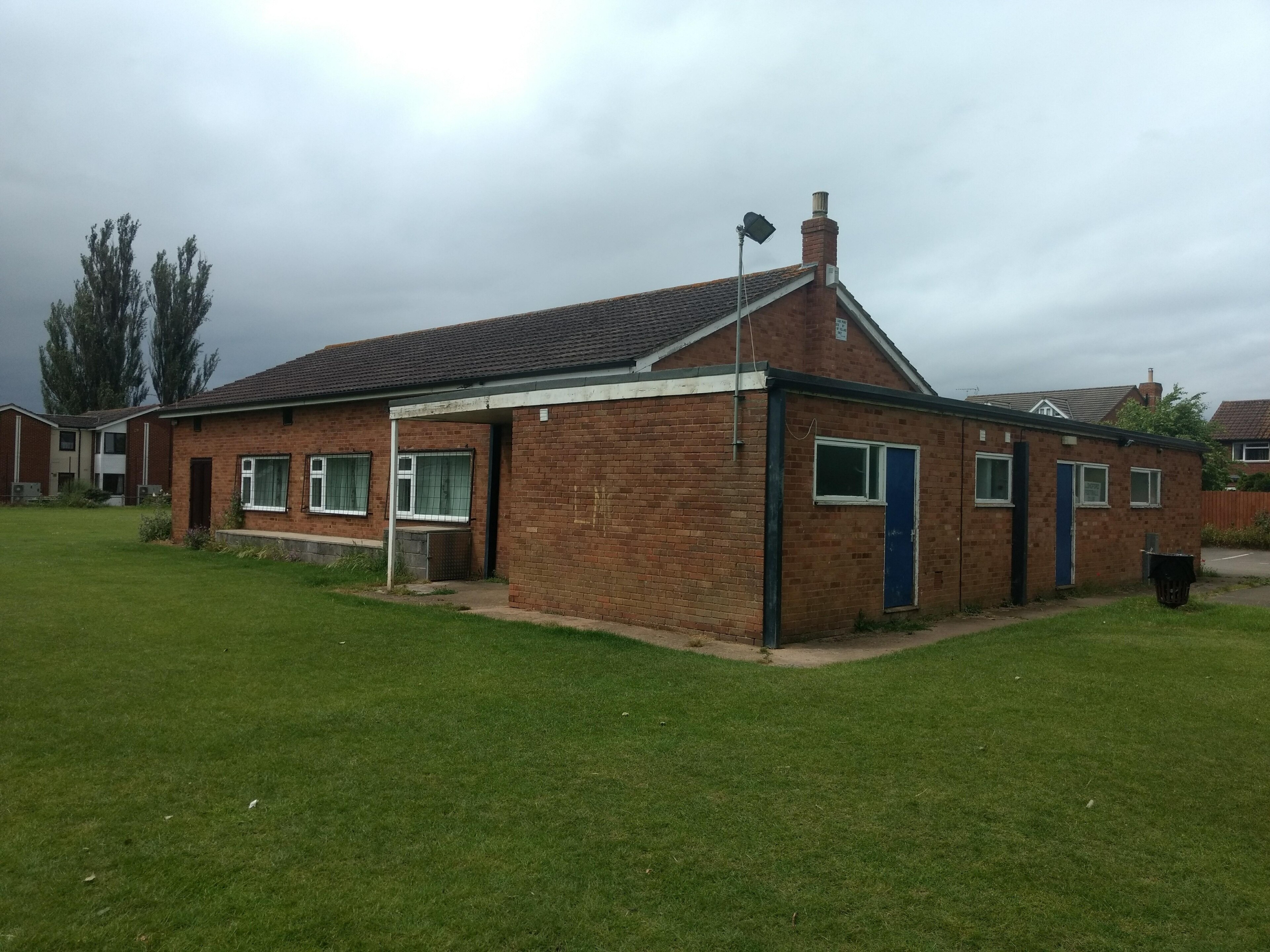 Photo "Longford" by Philafrenzy (CC BY-SA) / Cropped from original