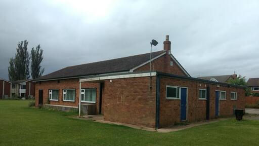 Photo "Longford" by Philafrenzy (CC BY-SA) / Cropped from original