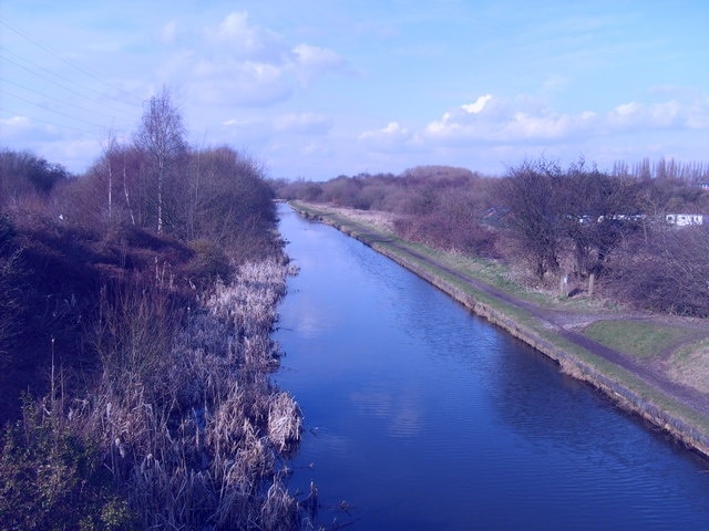 Edwards Bridge View The Wyrley and Essington Canal viewed from the Willenhall Lane Bridge alongside the M6 motorway at Walsall.