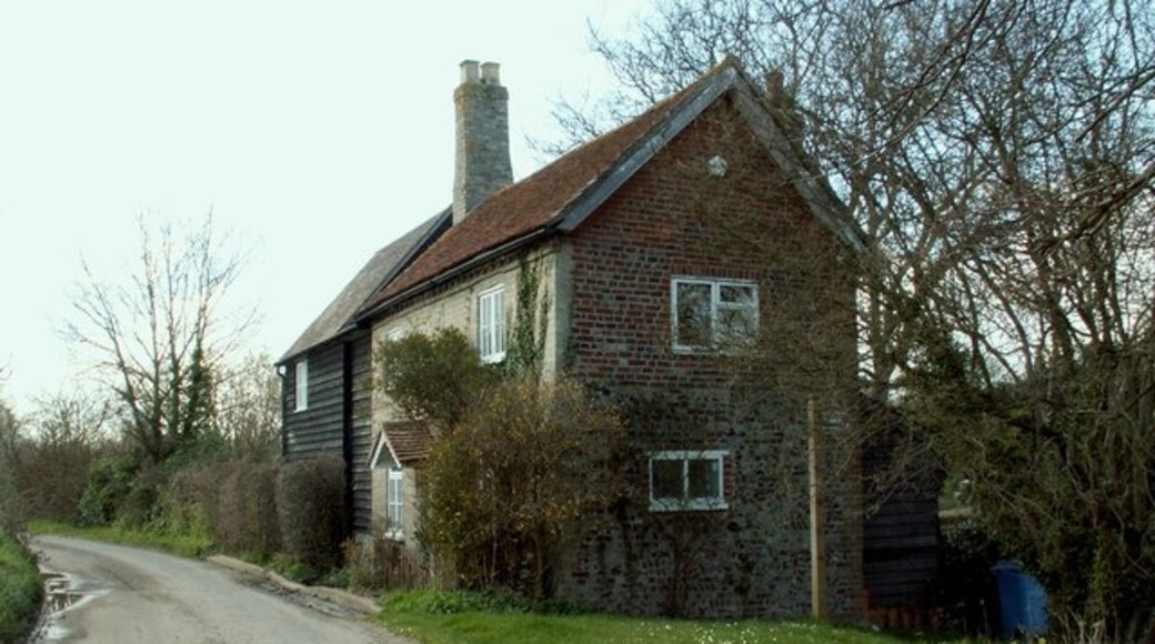 Foto "Pequeño Cornard" por Robert Edwards (CC BY-SA) / Recortada de la original