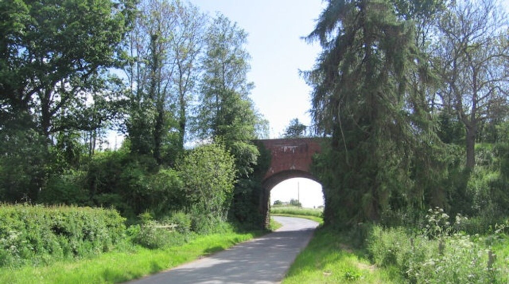 Photo "Ford" by John Firth (CC BY-SA) / Cropped from original