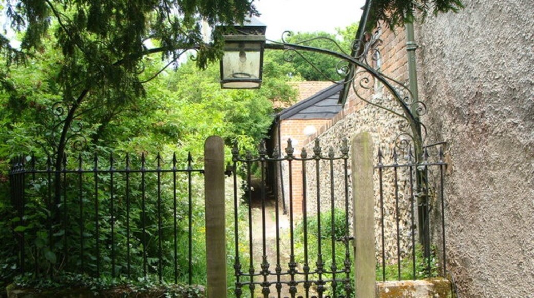 Foto "Feniton" de Ruth Sharville (CC BY-SA) / Recortada do original