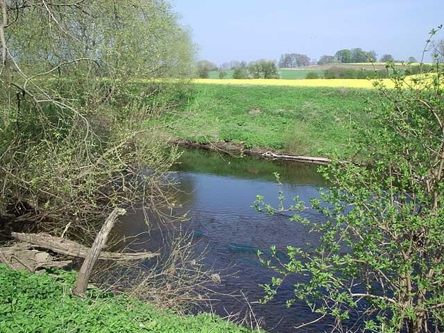 Foto "Newsham" de Stephen McCulloch (CC BY-SA) / Recortada do original