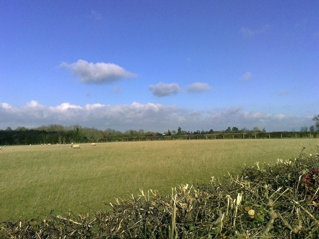 Foto „Thornborough“ von mick finn (CC BY-SA)/zugeschnittenes Original