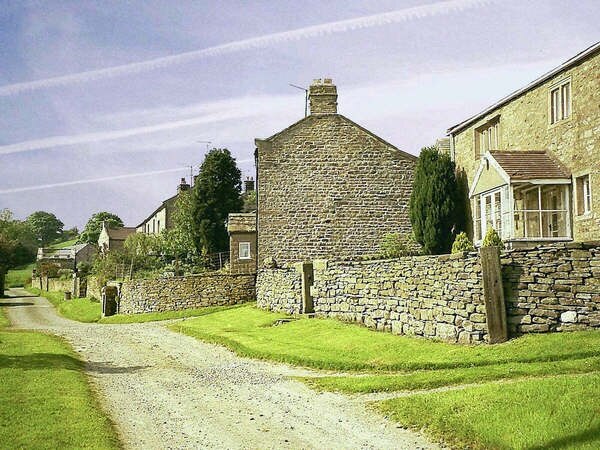 Photo "West Scrafton" by Anthony Harrison (CC BY-SA) / Cropped from original