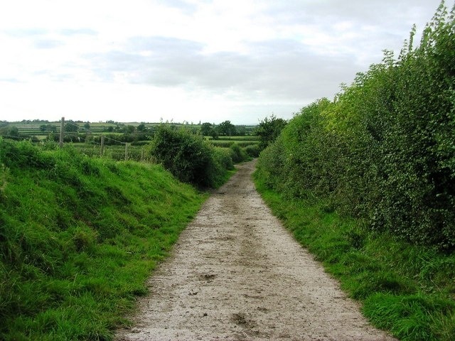 Musmoor Lane View just NW of Parsonage Farm NW down Musmoor Lane, a public footpath as well as the milking route for the dairy farm