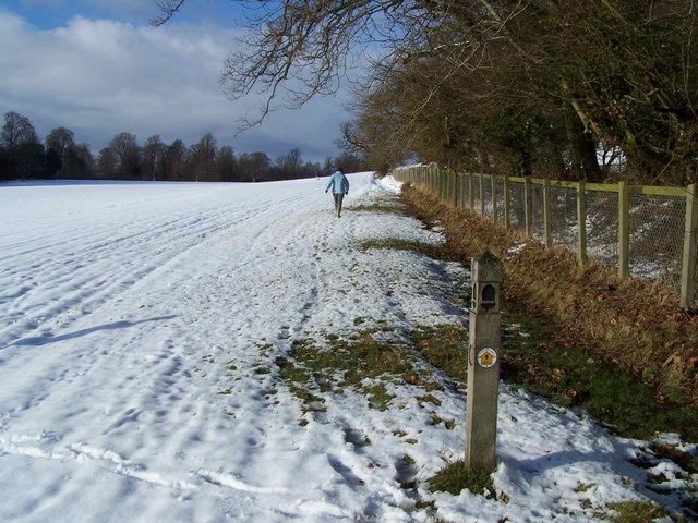 Foto "Dodington" por Geoff Pick (CC BY-SA) / Recortada de la original