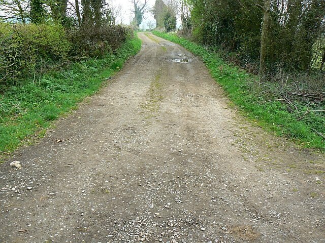 Photo "Tetbury Upton" by Brian Robert Marshall (CC BY-SA) / Cropped from original