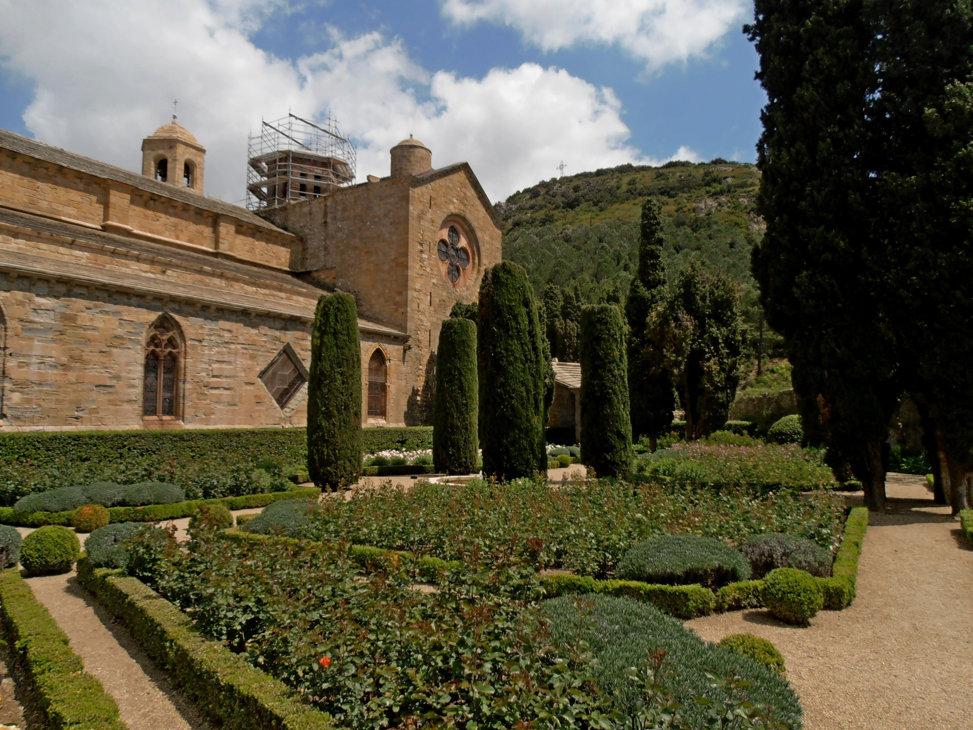 Foto "Abbazia di Fontfroide" di Tournasol7 (CC BY-SA) / Ritaglio dell’originale