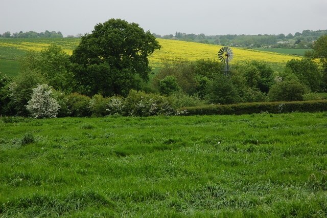 Foto “Grafton Flyford” tomada por Philip Halling (CC BY-SA); recorte de la original