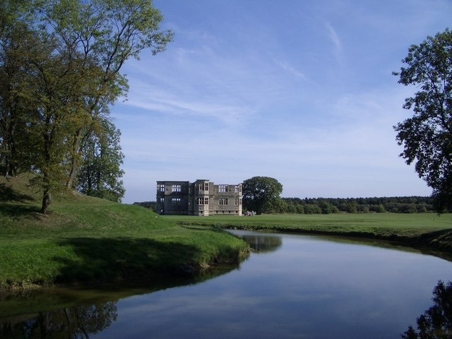 Foto “Aldwincle” tomada por Nigel Stickells (CC BY-SA); recorte de la original