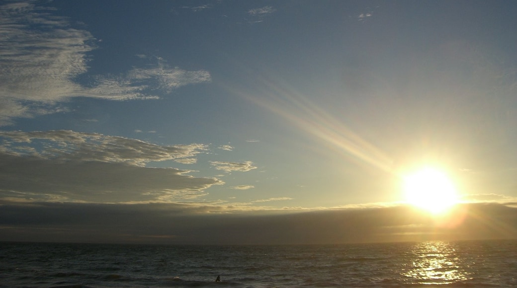 写真「白良浜」 投稿者 Shift 様 (CC BY-SA) / 元の写真からトリミング