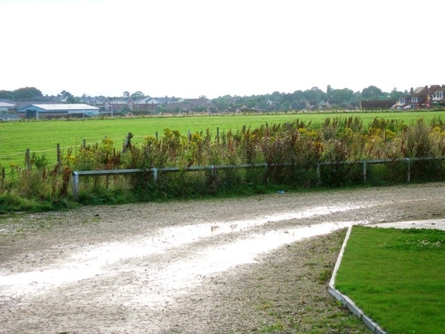 Barlborough Country Park The "Country Park" appears to comprise not much more than a couple of rough football pitches.