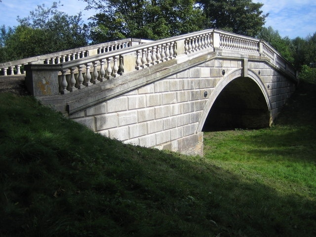 Photo "St Paul's Walden" by Nigel Cox (CC BY-SA) / Cropped from original