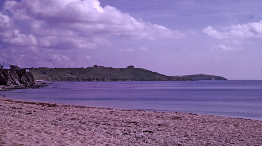 Foto "Playa de Gyllyngvase" de Christine Matthews (CC BY-SA) / Recortada de la original