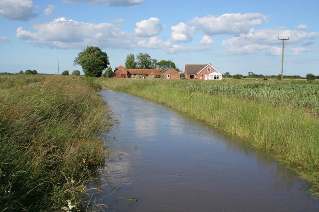 Ảnh "Gayton le Marsh" của Kate Jewell (CC BY-SA) / Cắt từ ảnh gốc