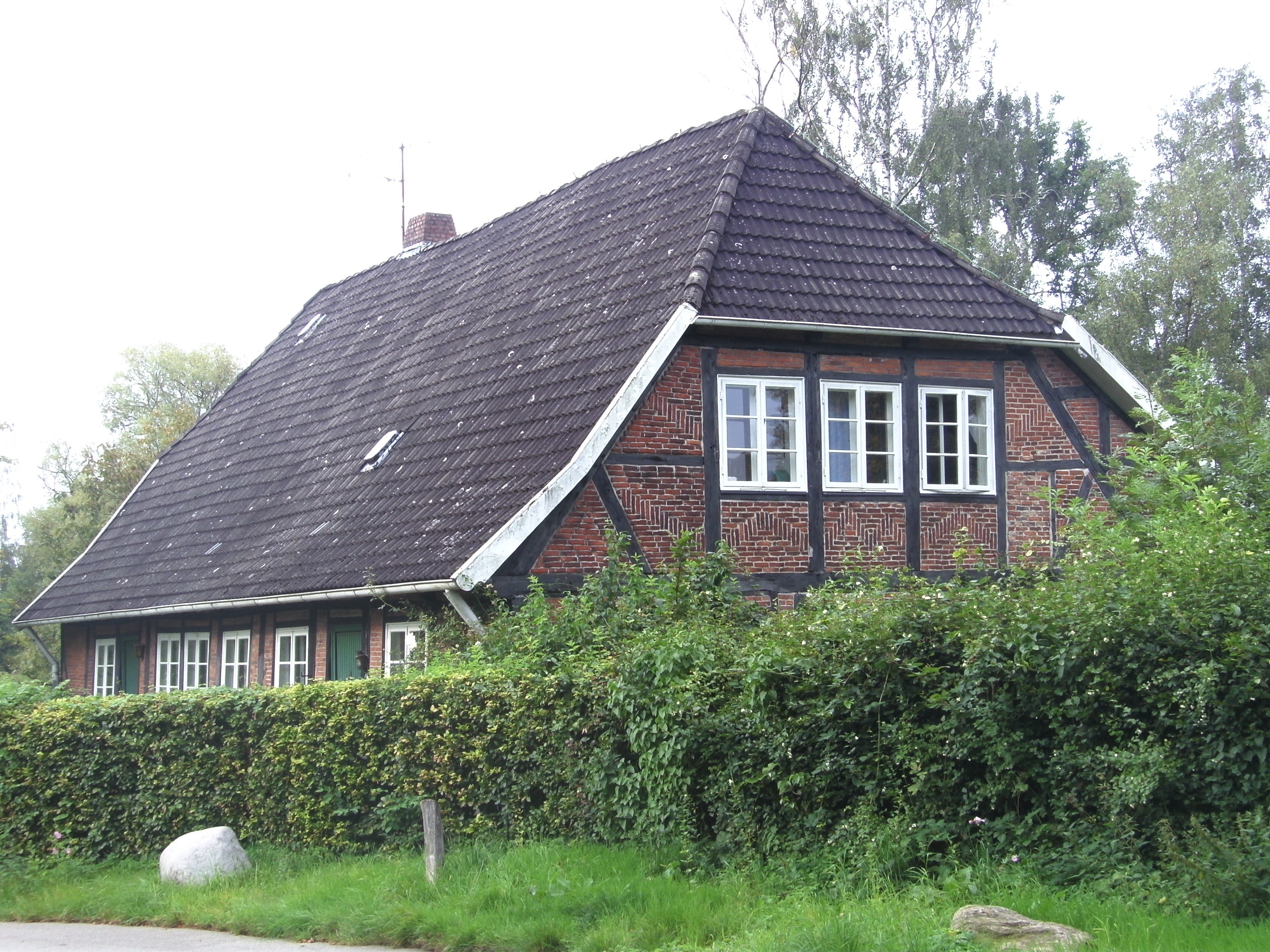 Photo "Wohldorf-Ohlstedt" by Ajepbah (CC BY-SA) / Cropped from original