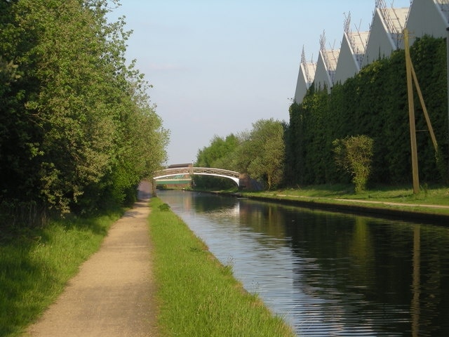 Nearing Smethwick Junction Just beyond the bridge is the junction with the Brindley canal - the original Birmingham to Wolverhampton route which almost followed the contours. The Telford (the canal shown) and the Brindley canals rejoin just east of Bromford Lane Oldbury, near the Sandwell & Dudley railway station.