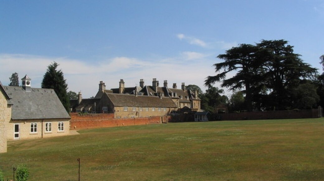 Foto „Witham auf dem Hügel“ von Tim Heaton (CC BY-SA)/zugeschnittenes Original