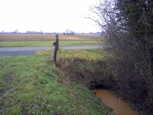 Kuva ”Kirkby Wharfe North Milfordin kanssa” käyttäjältä Brian C Payne (CC BY-SA) / rajattu alkuperäisestä kuvasta