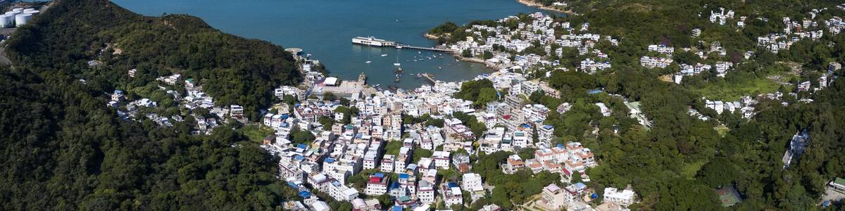 Photo "aerial of lamma island sok kwu wan 2016" by Chensiyuan (Creative Commons Attribution-Share Alike 4.0) / Cropped from original