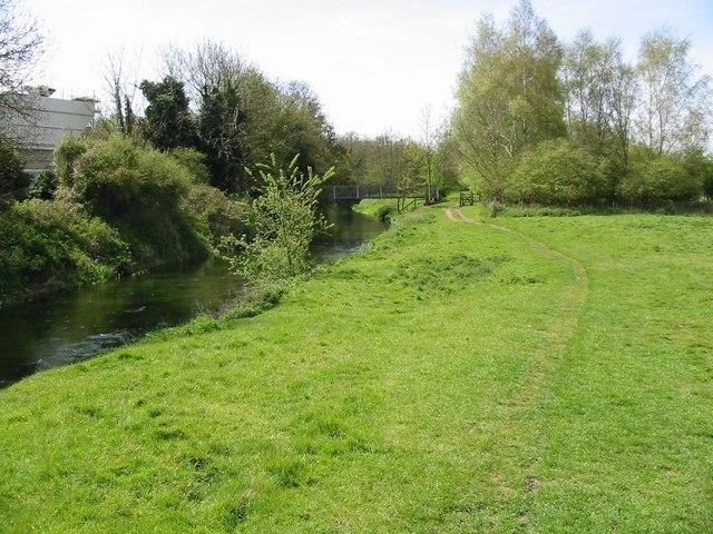 Footbridge over the River Stour The Stour Valley Walk continues along the river without crossing it until it reaches Chartham.