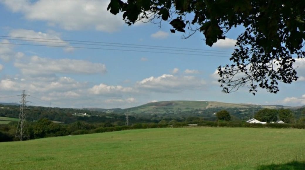 Photo "Llantrisant" by Mick Lobb (CC BY-SA) / Cropped from original