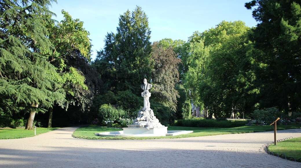 Billede "Prébendes d'Oé Garden" af GrandCelinien (CC BY-SA) / beskåret fra det originale billede