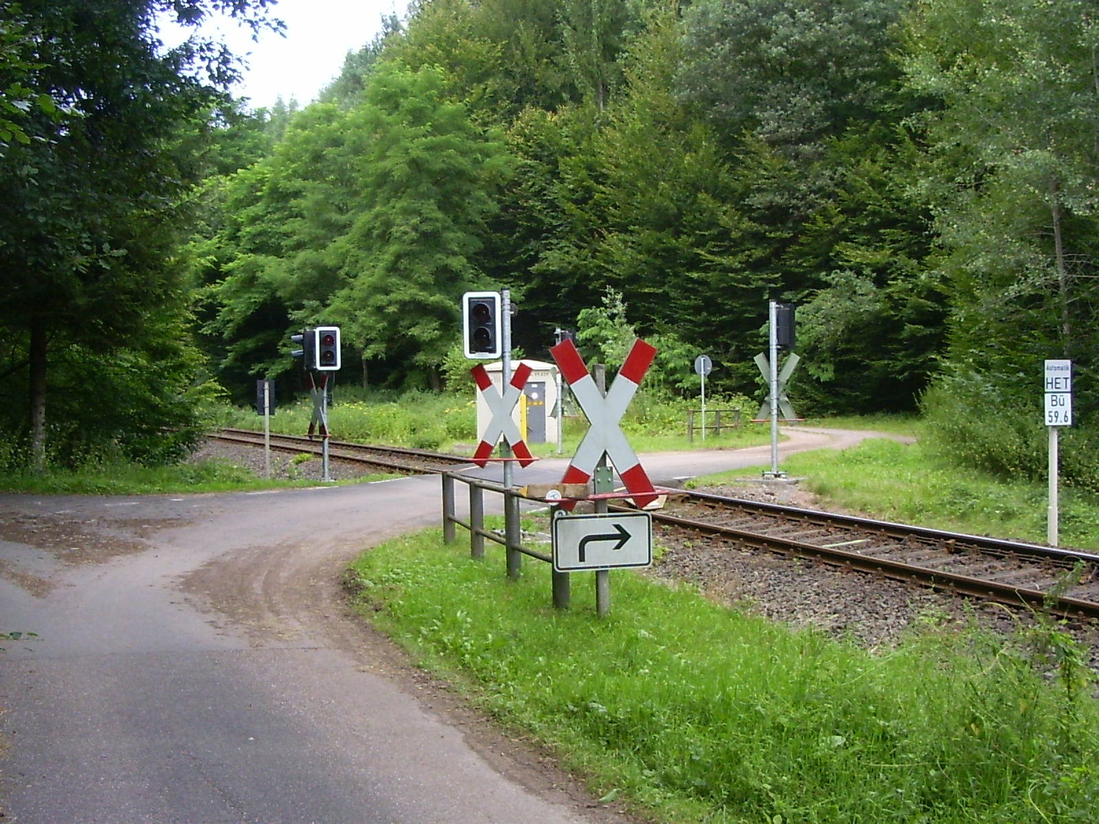Romantic level crossing on the Queichtal railway.