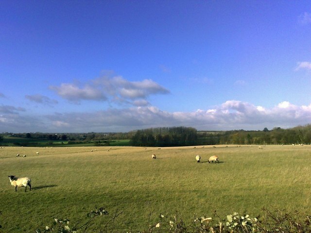 Foto „Thornborough“ von mick finn (CC BY-SA)/zugeschnittenes Original