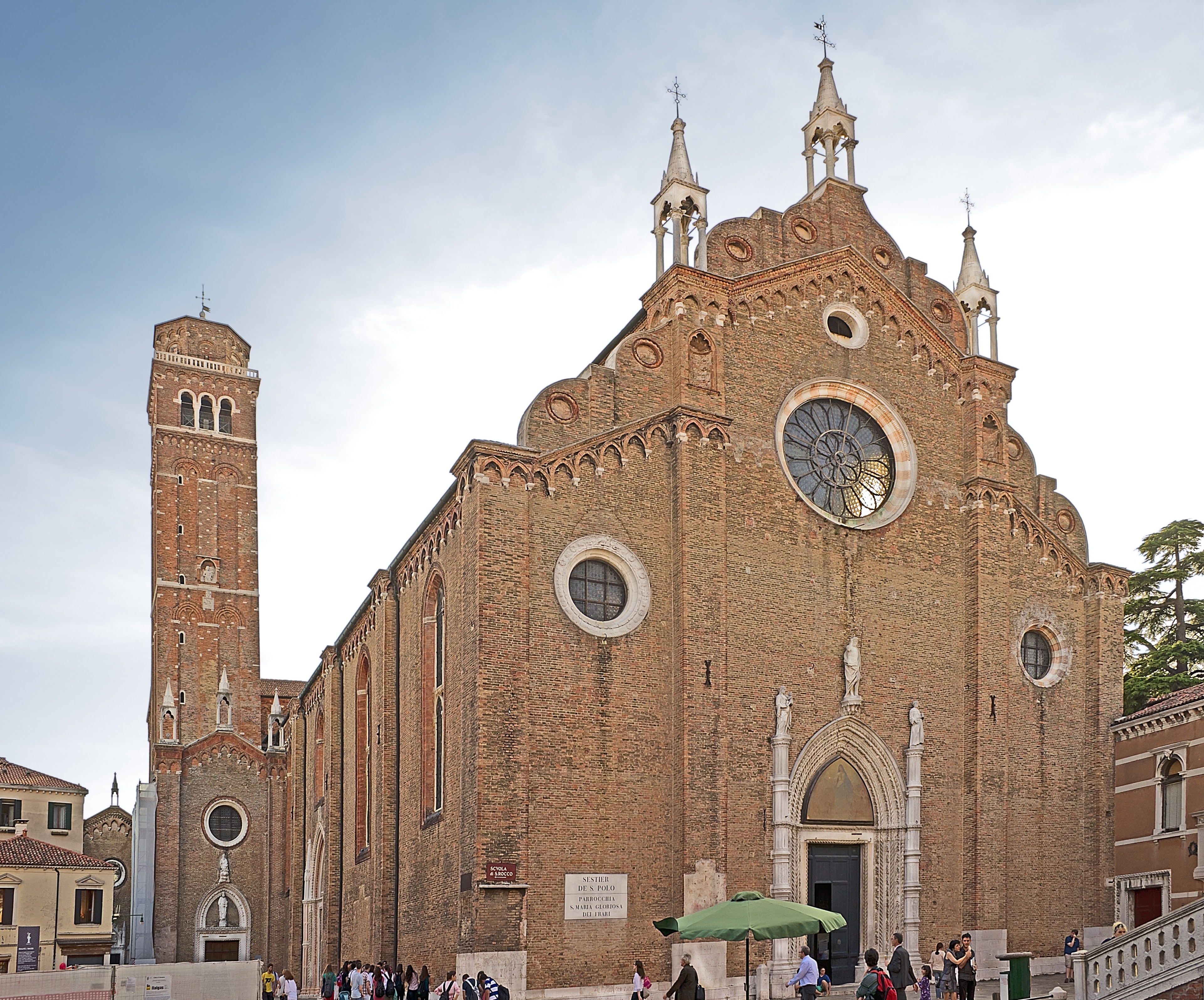 English: The Basilica di Santa Maria Gloriosa dei Frari, usually just called the Frari in Venice.