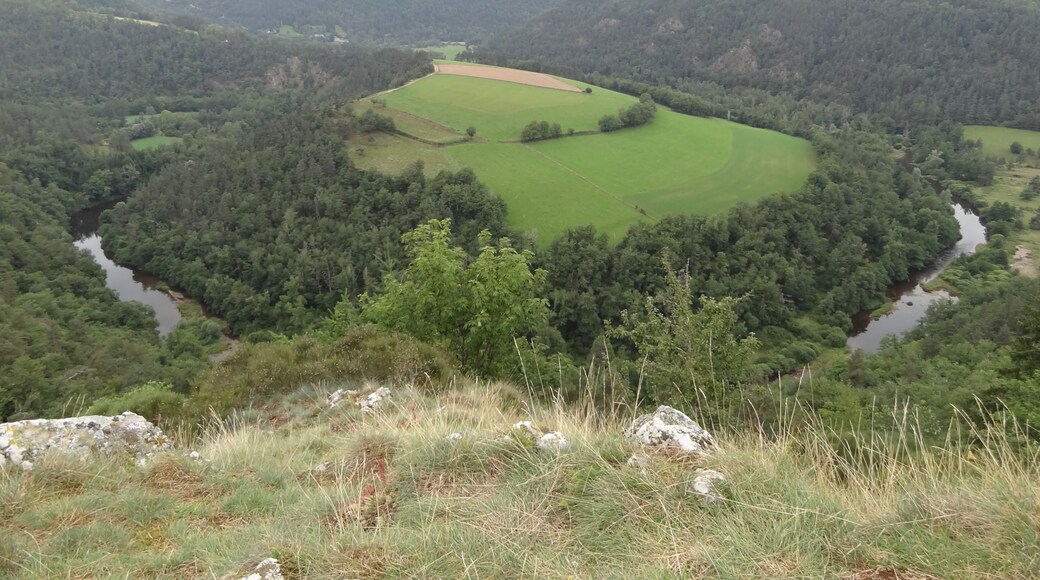 « Chaulhac», photo de albanG (CC BY) / rognĂ©e de lâoriginale