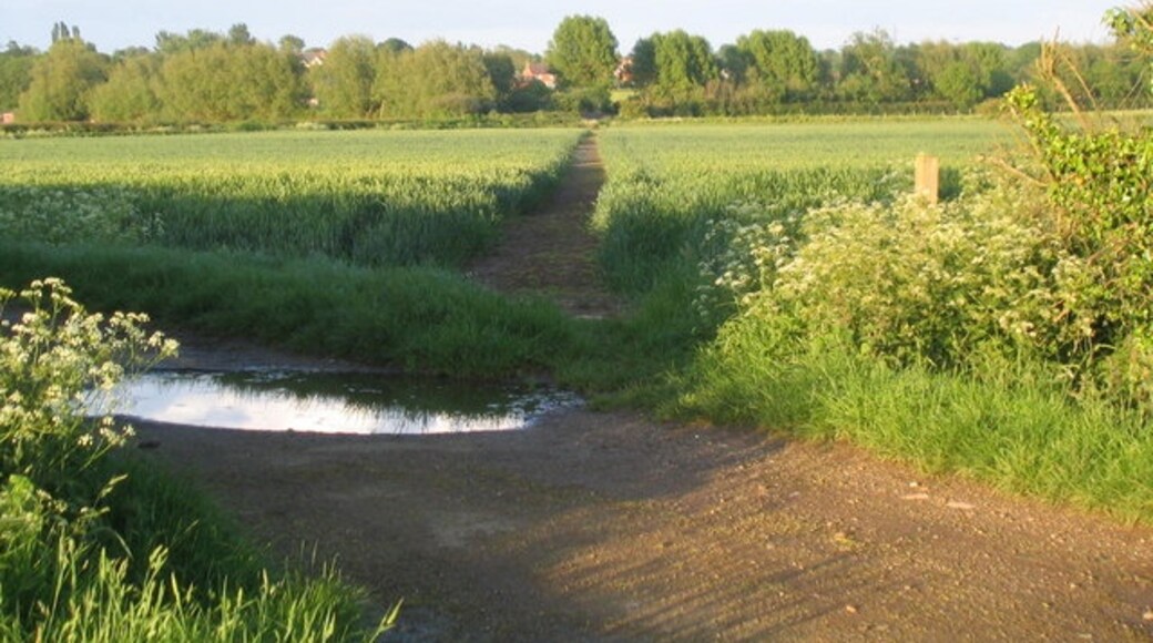 Foto „Gawcott with Lenborough“ von Tom Dickens (CC BY-SA)/zugeschnittenes Original