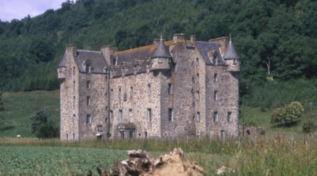 "Castle Menzies"-foto av Anne Burgess (CC BY-SA) / Urklipp från original