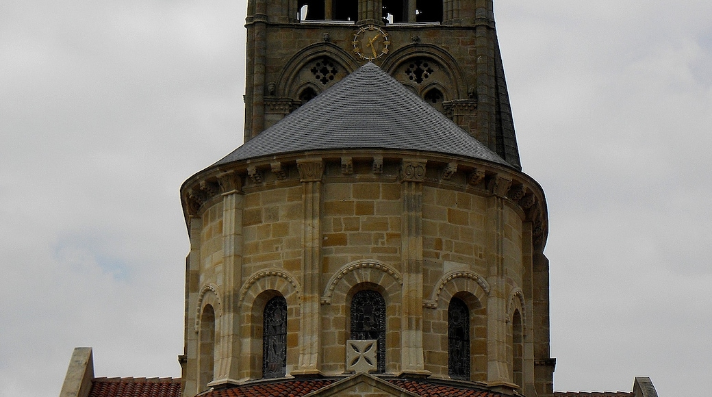« Saint-Menoux», photo de GO69 (CC BY-SA) / rognée de l’originale