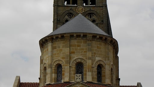 « Saint-Menoux», photo de GO69 (CC BY-SA) / rognée de l’originale