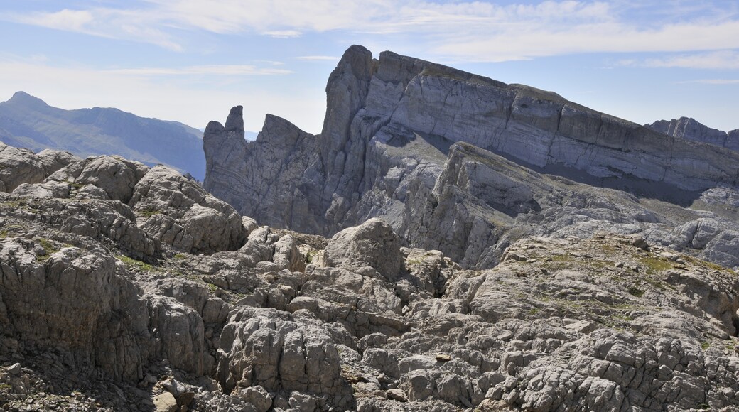 Foto "Sanchèse Plateau" oleh Manuel Velazquez (CC BY) / Dipotong dari foto asli