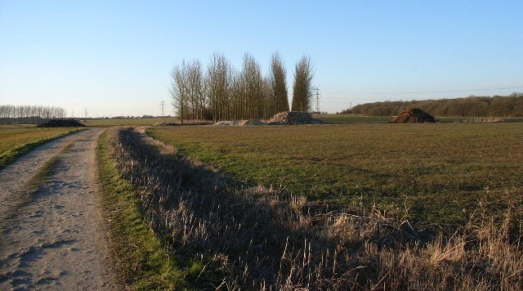 Photo "Tingewick" by Andrew Smith (CC BY-SA) / Cropped from original