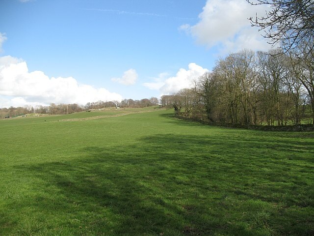 Foto „Old Hutton und Holmescales“ von Richard Webb (CC BY-SA)/zugeschnittenes Original