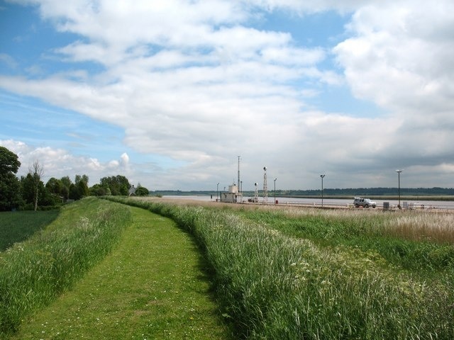 Photo "Blacktoft" by Gordon Hatton (CC BY-SA) / Cropped from original